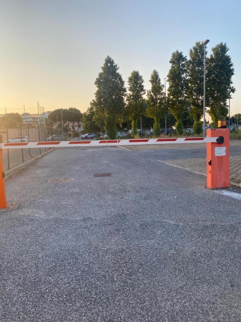 Sleep And Leave- Airport Fiumicino - Apartment Екстериор снимка